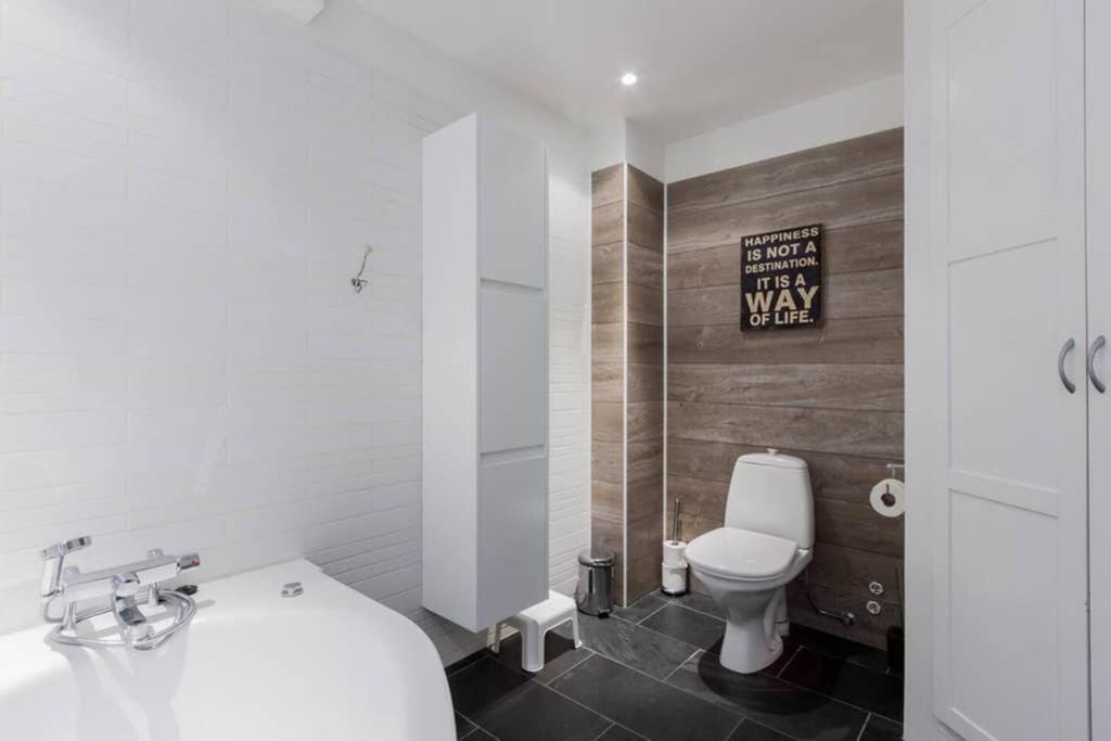 Superb Central Location, No Car Needed - Spacious Akureyri Exterior foto